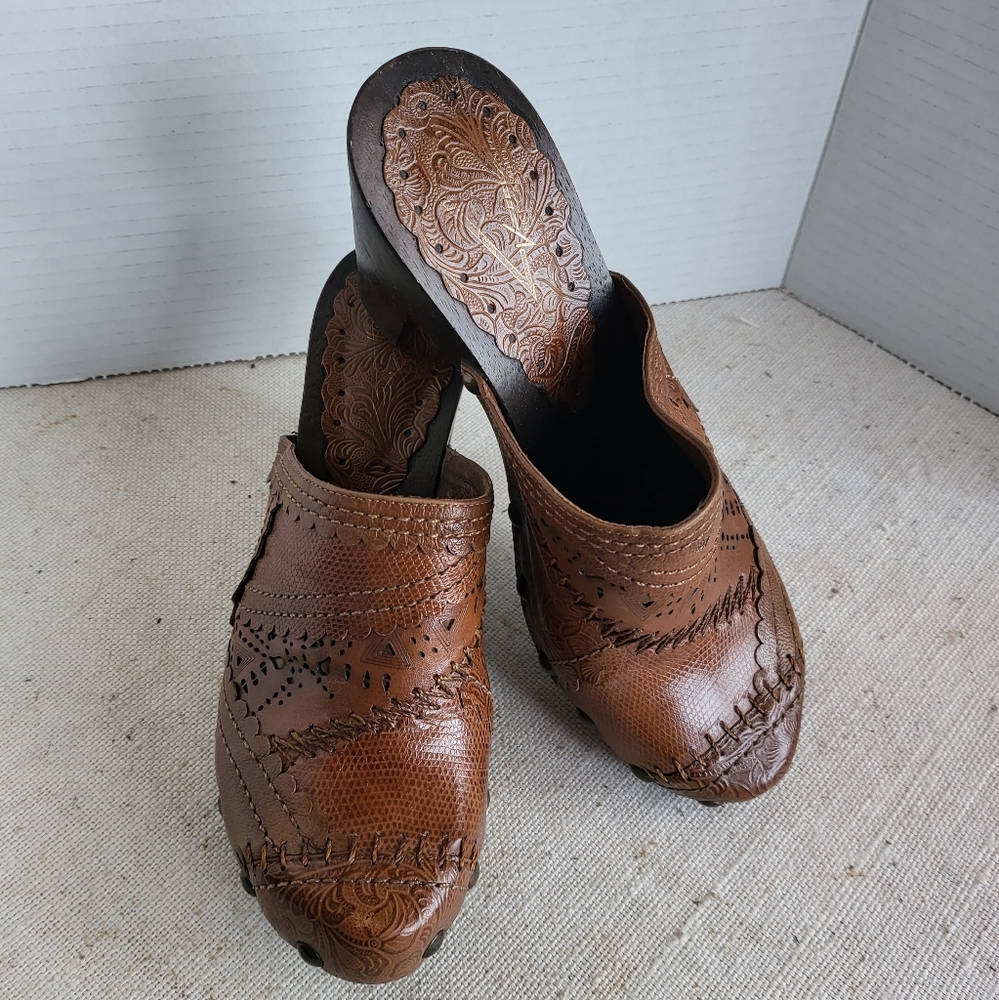 Vince Camuto Ladiez Brown Leather Mules Sz7B